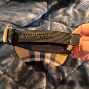 Burberry
Check High Top Visor